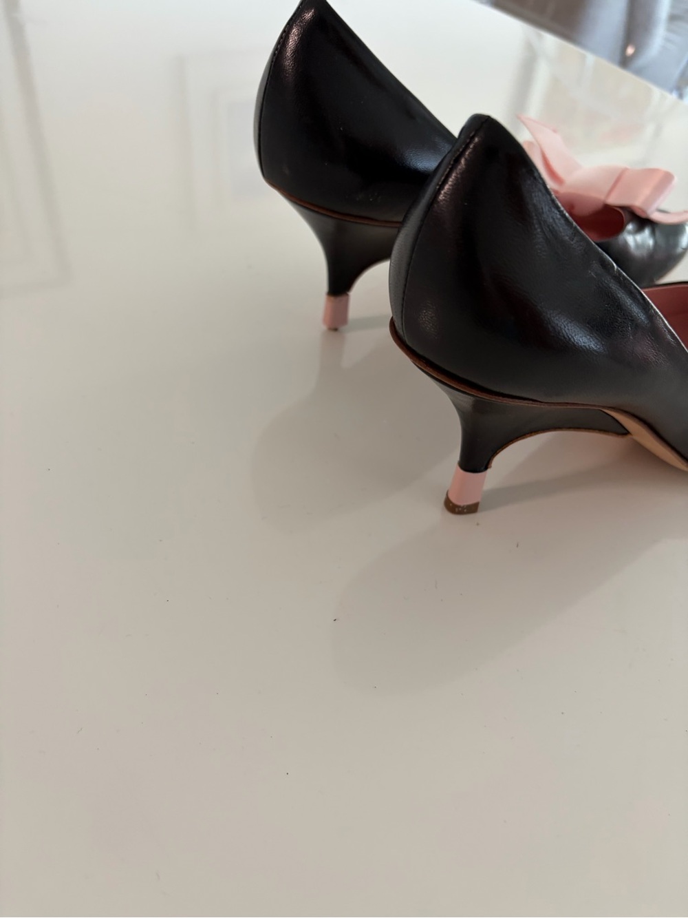 Giuseppe Zanotti Black Patent Pumps with Pink Satin Bows - Picture 5 of 7
